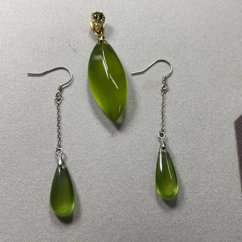 Set Giok Giok Alami Liontin 40 * 15.6mm Anting 22 * 8.2mm Termasuk Pengiriman & Pajak