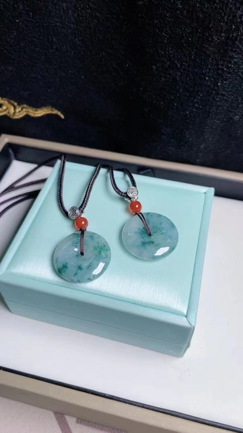 Jadeite Ping An Buckle Ping An alami, bahan lubang tua halus dan efek keausan bawah yang hangat sangat indah Spesifikasi 2.5 Termasuk pajak pengiriman