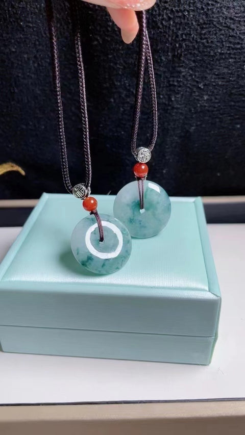 Jadeite Ping An Buckle Ping An alami, bahan lubang tua halus dan efek keausan bawah yang hangat sangat indah Spesifikasi 2.5 Termasuk pajak pengiriman