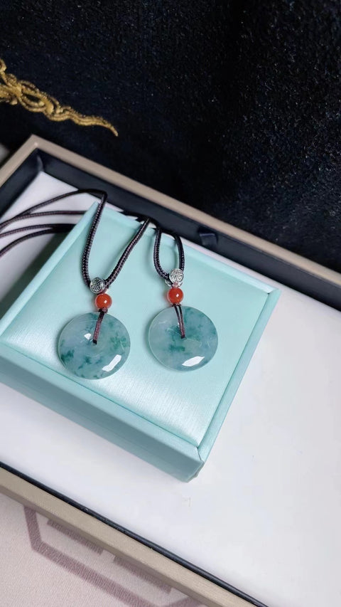 Jadeite Ping An Buckle Ping An alami, bahan lubang tua halus dan efek keausan bawah yang hangat sangat indah Spesifikasi 2.5 Termasuk pajak pengiriman
