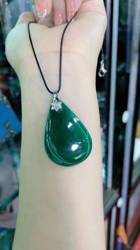 Liontin Besar Malachite Alami Warna super putih yang indah Sudah termasuk pajak pengiriman