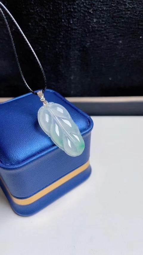 Jadeite meninggalkan bahan lubang tua bagian bawah spesifikasi hangat halus 3.3 * 1.4 efek keausan yang indah Termasuk pajak pengiriman