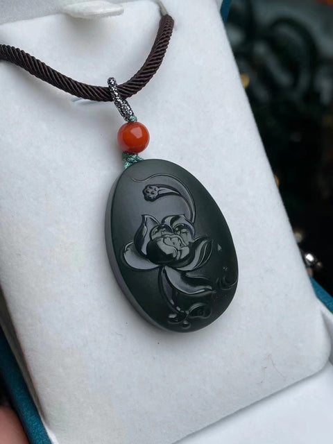 Giok Giok Hetian Jade Domba Hijau Giok giok halus, hangat dan matte dengan hasil akhir yang dipoles Ukuran 34 * 25 * 9mm Termasuk pajak pengiriman.