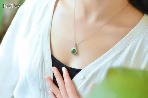 Kalung Hotan Jasper 925 Gaya Hias Perak Sederhana dan elegan Ukuran 14 * 24 Termasuk pajak pengiriman