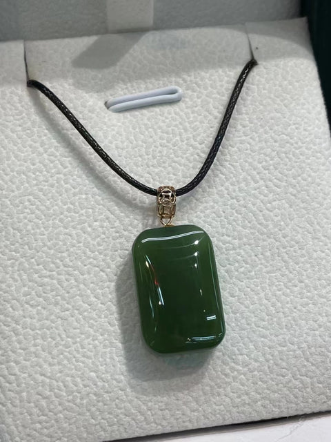 Hotan Jasper Matterless Plakat untuk Perdamaian dan Keamanan Pengaturan Emas 18k Ukuran 13 * 7mm Termasuk ongkos kirim dan pajak.