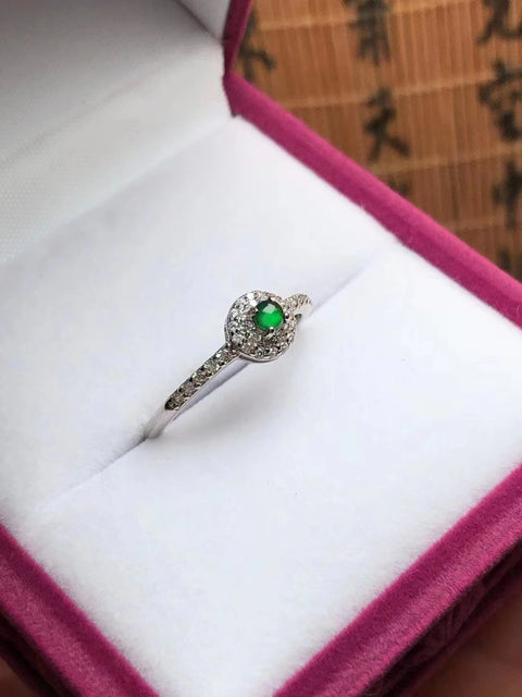 Set Cincin Hijau Imperial Jadeite Alami dari 925 Perak Ukuran 2.4 * 3.2mm & nbsp; Termasuk Pajak Pengiriman