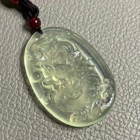 Liontin giok alami 50 * 34mm termasuk ongkos kirim dan pajak.