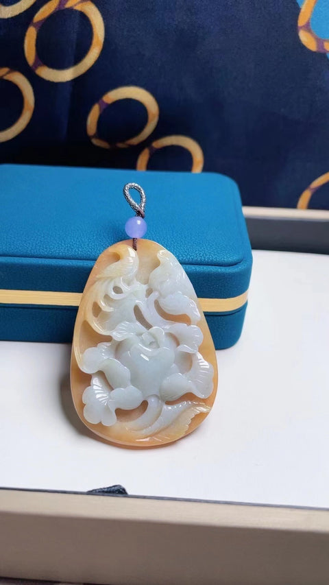 Liontin Jadeite Alami Bahan batu giok lubang tua kepala hangat halus penuh air Spesifikasi 5.5 * 4.0 Termasuk pajak pengiriman