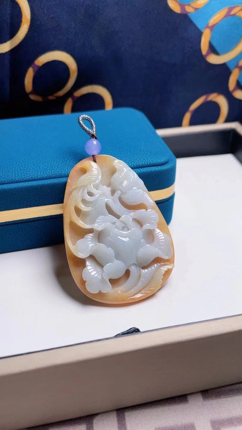 Liontin Jadeite Alami Bahan batu giok lubang tua kepala hangat halus penuh air Spesifikasi 5.5 * 4.0 Termasuk pajak pengiriman