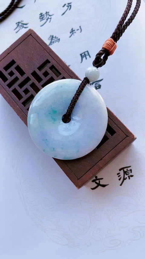 Tombol perdamaian besar Jadeite alami Ping An An Lao Pit bahan giok halus hangat lembayung muda mengambang hijau cerah Termasuk pajak pengiriman