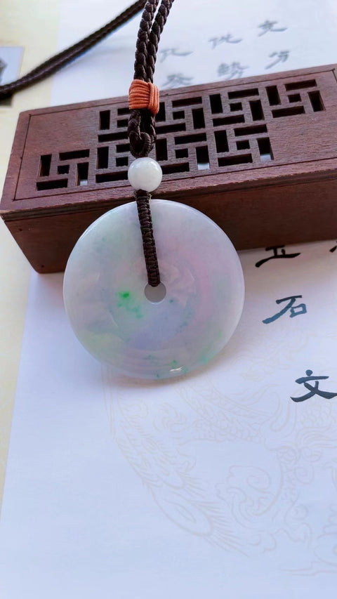 Tombol perdamaian besar Jadeite alami Ping An An Lao Pit bahan giok halus hangat lembayung muda mengambang hijau cerah Termasuk pajak pengiriman