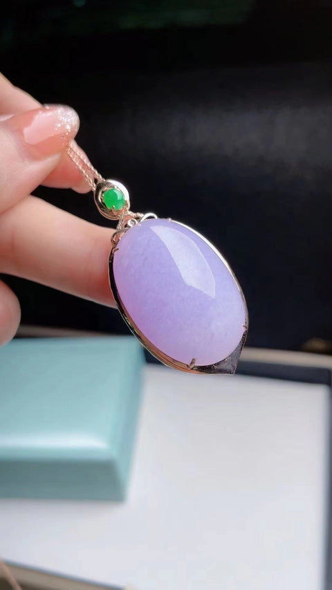 Bahan batu giok alami Jadeite Old Pit Batu giok yang lembut dan hangat Warna batu giok yang indah Warna ungu yang tebal dan penuh dengan pengaturan emas 18 karat Sudah termasuk ongkos kirim dan pajak