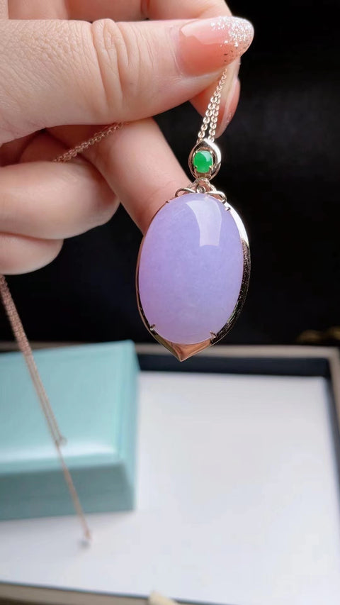 Bahan batu giok alami Jadeite Old Pit Batu giok yang lembut dan hangat Warna batu giok yang indah Warna ungu yang tebal dan penuh dengan pengaturan emas 18 karat Sudah termasuk ongkos kirim dan pajak