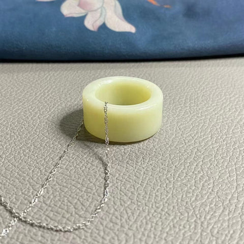 Circling Happiness: Liontin Tulang Tulang Ciu Jade Alami Tulang Tulang Putih Liontin serbaguna yang dapat digunakan sebagai liontin tulang selangka dan cincin jari - Aksesori perak 21,7 mm 925. Sudah termasuk pajak pengiriman