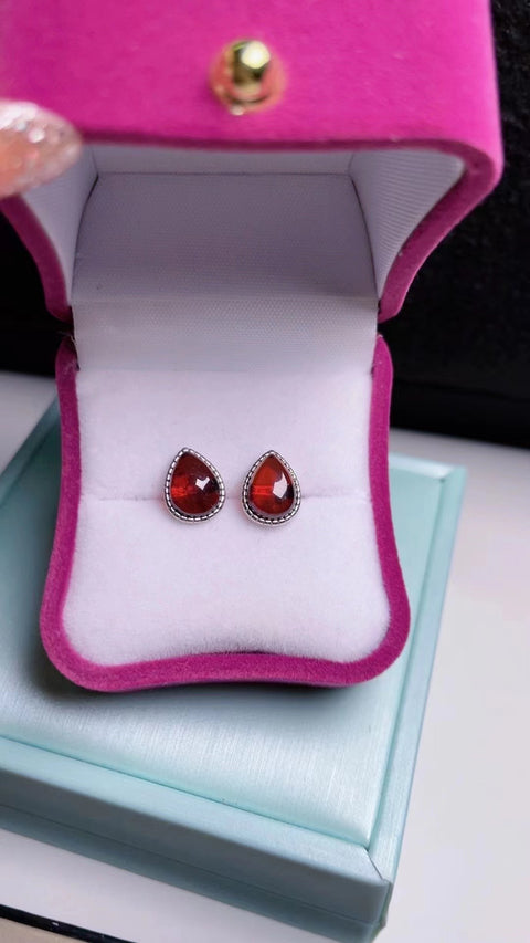 ❤️ anting-anting garnet yang indah, hias perak 925, warna yang bagus, tidak banyak, suka mengambilnya Termasuk pajak pengiriman!