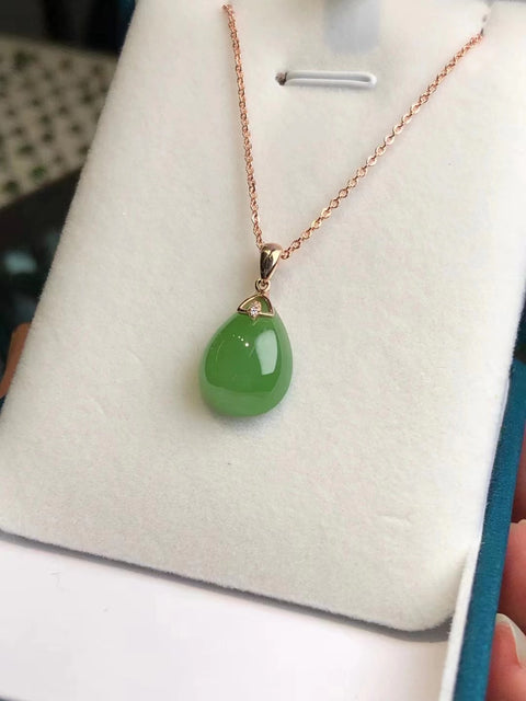 Hotan Jasper 18k Gold Setting Jade halus dan hangat, terhidrasi dan tembus cahaya Ukuran 16.6 * 12 * 5.6mm Pengiriman dan pajak sudah termasuk