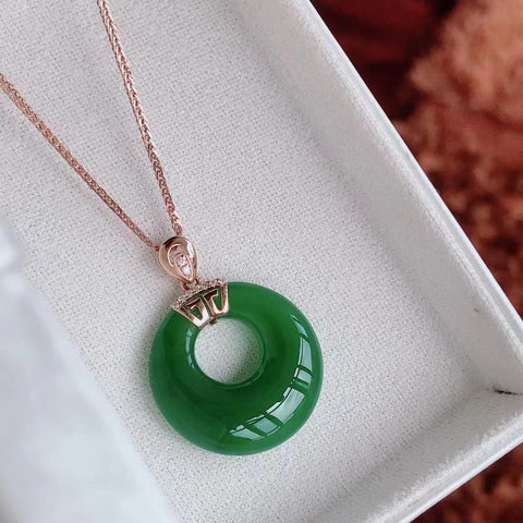 Fine Jasper Jade halus dan hangat, hijau bayam di atas es, ukuran 20mm, tebal 6mm, sudah termasuk ongkos kirim dan pajak.