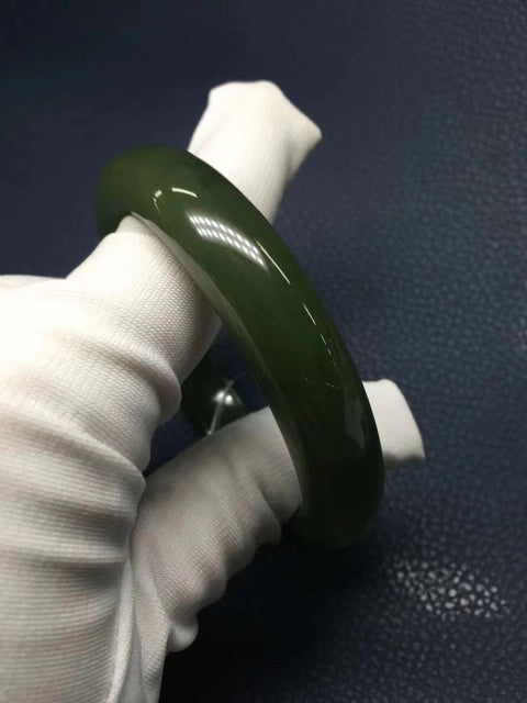 Gelang giok Hetian Gioknya bagus dan hangat Cocok untuk cincin 58,8 Gioknya terbentuk secara alami Polanya acak Termasuk ongkos kirim dan pajak