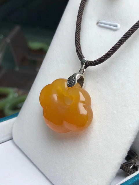 Liontin Giok Cui Giok bunga alami yang diukir dengan tangan dengan pengaturan perak 925 Ukuran 30 * 21 * 9.6mm Sudah termasuk pajak pengiriman