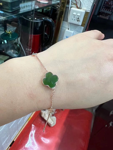 Gelang Jasper Clover Baru Ukuran 12 * 12mm Giok baik-baik saja dan bersih, indah dipakai Termasuk pajak pengiriman.