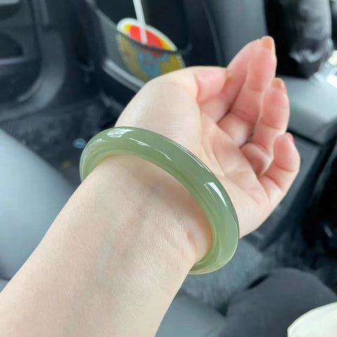 Baru ...... Gelang Gelang Bulat Datar Datar Air Danau Giok Hetian Jade, Giok halus dan berminyak dan halus Ukuran 60mm Giok semuanya terjadi secara alami Pola acak Termasuk Pajak Pengiriman