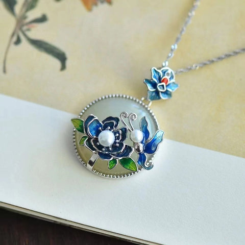 Hotan Jade Enamel Bunga Kupu-Kupu Liontin Giok bersih, halus dan hangat Ukuran 22mm Termasuk Pajak Pengiriman