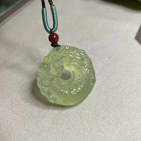 Liontin Giok Alami Ukuran 31 * 8.9mm Sudah termasuk pajak pengiriman.