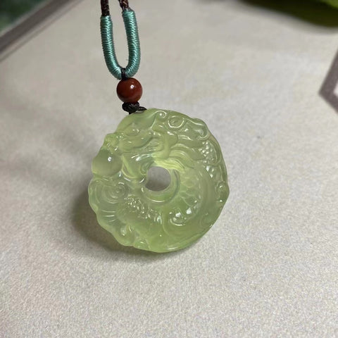 Liontin Giok Alami Ukuran 31 * 8.9mm Sudah termasuk pajak pengiriman.