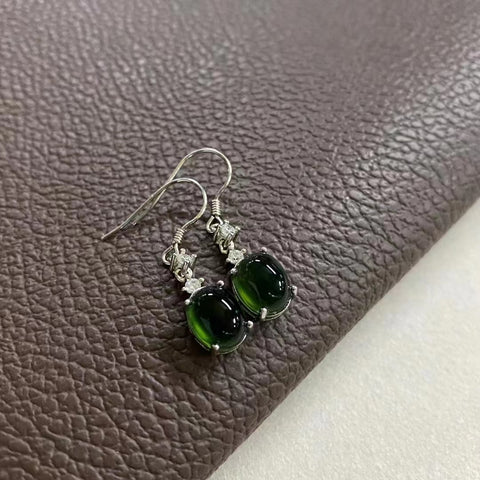 Anting Giok Halus dari Perak 925 Ukuran 7 * 8,6 mm Sudah termasuk pajak pengiriman.
