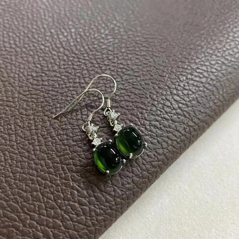 Anting Giok Halus dari Perak 925 Ukuran 7 * 8,6 mm Sudah termasuk pajak pengiriman.