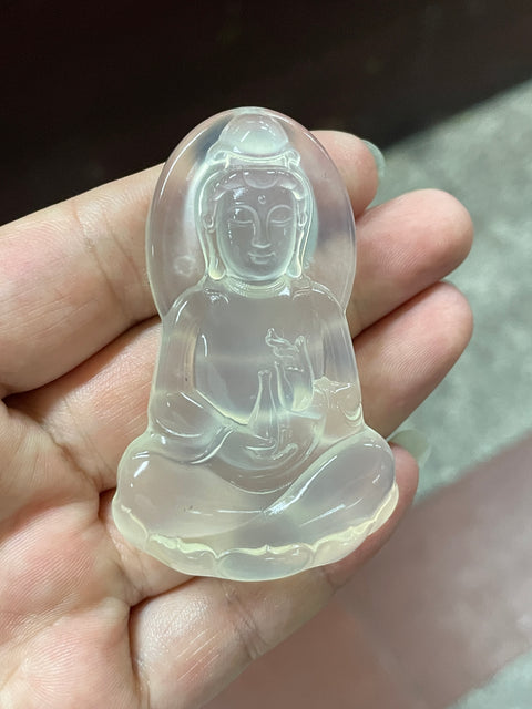 Liontin Giok Guanyin Halus Berukuran 62-39-10mm Giok bersih, halus dan hangat Termasuk ongkos kirim dan pajak.