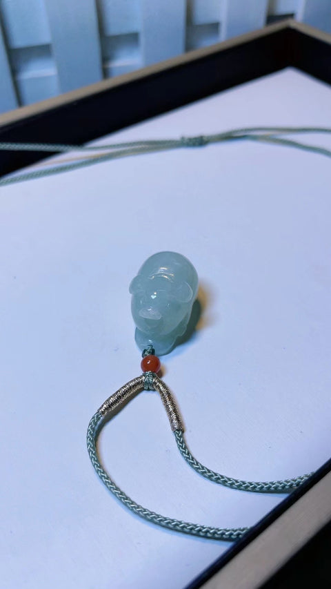 Liontin Anak Giok Batu Giok Alami Batu giok ini bersih, halus dan hangat, dan terlihat indah pada Anda.