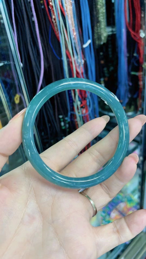 Gelang Garis Kecantikan Bahan Pit Tua Bagian bawahnya halus dan hangat Bunga mengambang air biru Efek keausan indah Ukuran 58,5 Giok adalah pola yang muncul secara alami secara acak Termasuk pajak pengiriman