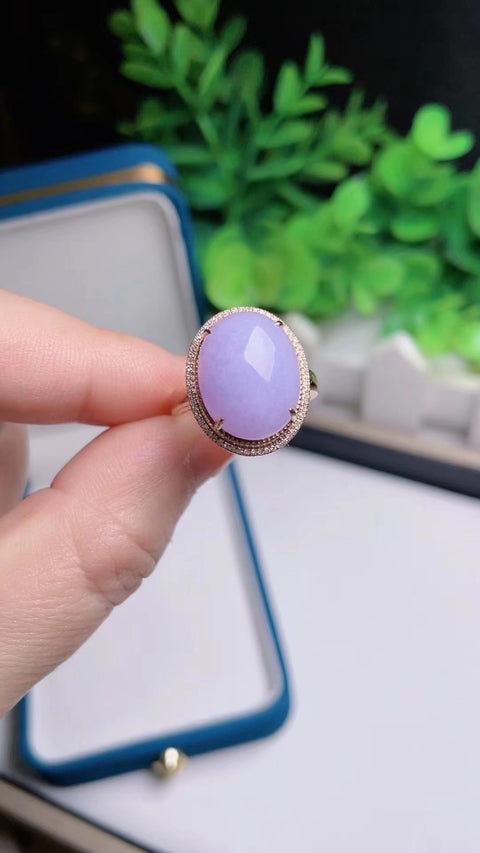 Cincin Batu Giok Alami Bahan batu tua Bahan dasar halus dan hangat, penuh air, pengaturan emas 18 karat, ungu yang indah Ukuran 1.9 * 1.2 Sudah termasuk pajak pengiriman.