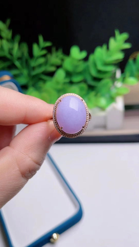 Cincin Batu Giok Alami Bahan batu tua Bahan dasar halus dan hangat, penuh air, pengaturan emas 18 karat, ungu yang indah Ukuran 1.9 * 1.2 Sudah termasuk pajak pengiriman.