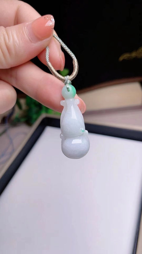 Labu Jadeite Alami Baru Bahan Pit Tua Ukuran Bawah Halus dan Hangat 3.4 * 1.3 Termasuk Pajak Pengiriman