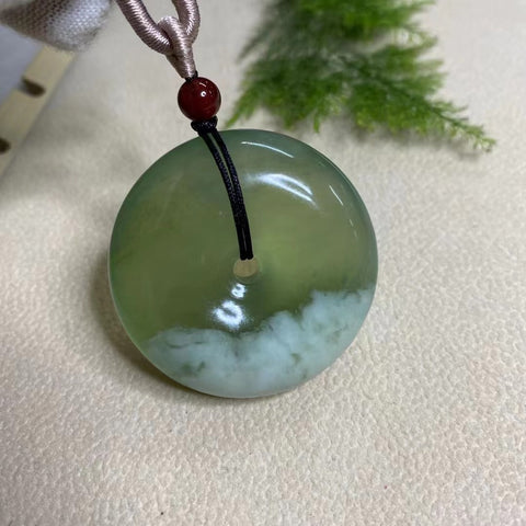 Topi Mahkota Giok Halus, bersih dan halus ukuran 41 * 18,6 mm, sudah termasuk ongkos kirim dan pajak.