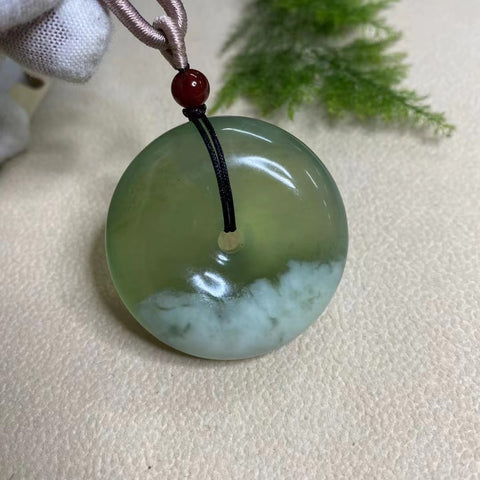 Topi Mahkota Giok Halus, bersih dan halus ukuran 41 * 18,6 mm, sudah termasuk ongkos kirim dan pajak.