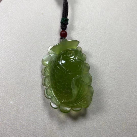 Liontin Ikan Mas Giok Cui Giok Alami Ukuran penuh dan bulat 33 * 47mm Sudah termasuk pajak pengiriman.