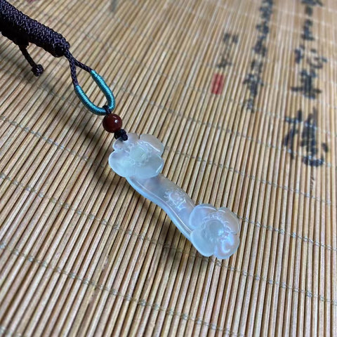 Liontin Giok Ruyi Giok Ruyi Alami Ukuran 42 * 19mm Sudah termasuk pajak pengiriman.