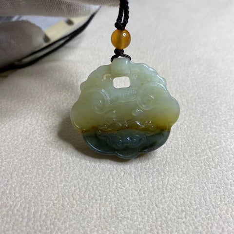 Liontin Bunga Giok Cui Alami Pengerjaan dua sisi berwarna-warni alami Ukuran 36 * 33mm Sudah termasuk ongkos kirim dan pajak.