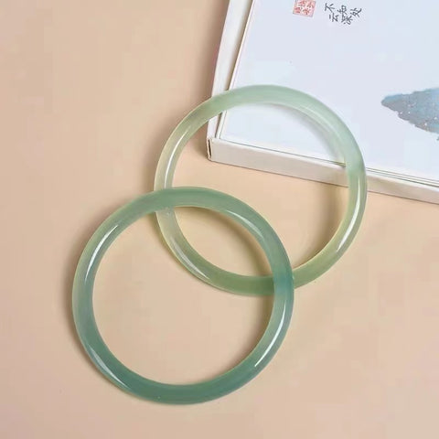 Gelang jingle kalsedon alami baru, tekstur danau hijau, bersih, halus, hangat, ukuran 53-62mm, sudah termasuk pajak pengiriman