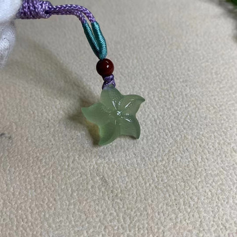 Liontin Bintang Keberuntungan Giok Cui Giok Es Hijau Ukuran 19mm Giok bersih dan baik-baik saja Sudah termasuk pajak pengiriman.