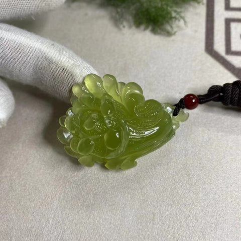 Ukiran Bulat Liontin Giok Alami Ukuran 50 * 36.5mm Sudah termasuk pajak pengiriman.