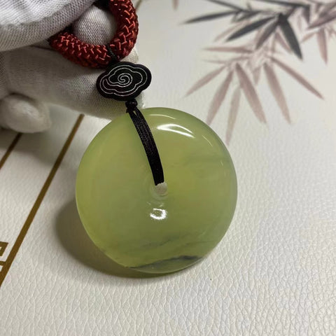 Liontin Giok Cui Alami dengan Lukisan Tinta Dimensi 47 * 13mm Termasuk Pengiriman & Pajak