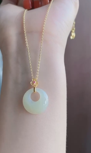 Stok baru Hotan Jade Pendant 925 pengaturan perak Kenakan dengan indah Termasuk ongkos kirim dan pajak