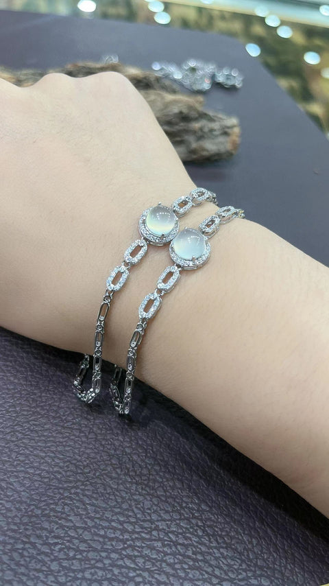 Gelang giok dari perak 925 dengan wajah telur es yang tinggi! Ukuran telur 8mm termasuk ongkos kirim dan pajak.