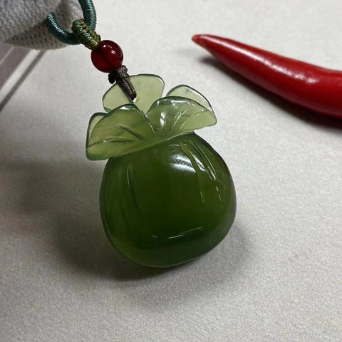 Liontin Saku Uang Baik dari 180 Giok Cui ukuran 40 * 28mm termasuk pajak pengiriman