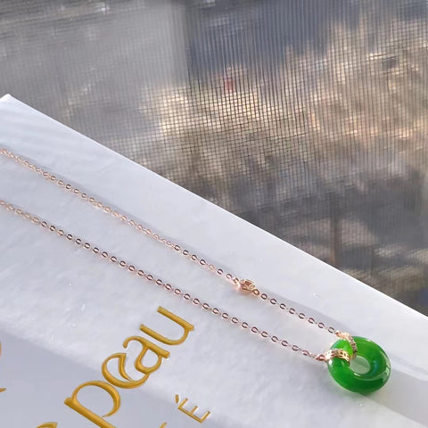 Kalung Jasper Halus Giok Klasik Rantai Emas 18k Bersih & Halus One Piece Ukuran 13.5 Tebal 4.3 Sudah Termasuk Ongkos Kirim & Pajak!