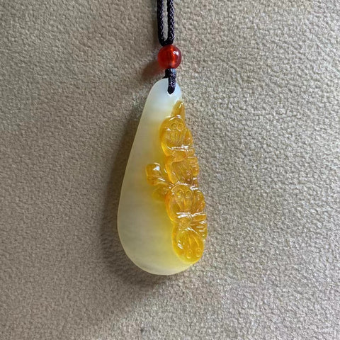 Bunga Kupu-Kupu Liontin Giok Halus Ukuran 51 * 2.36mm Sudah termasuk pajak pengiriman.